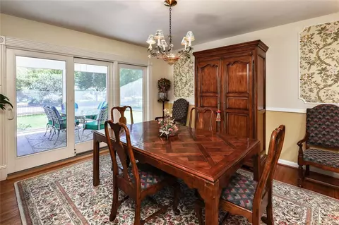 Dining - 26 Dielman Rd, Ladue, MO 63124 photo 3 of 3