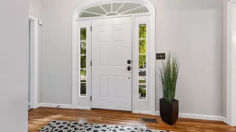 Entry Way - 927 Pheasant Woods Dr, Manchester, MO 63021 photo 1 of 3