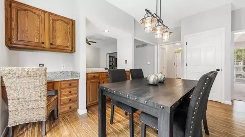 Dining - 927 Pheasant Woods Dr, Manchester, MO 63021 photo 6 of 6