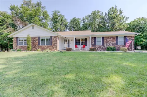 4008 Emerald Dr, Saint Charles, MO 63304