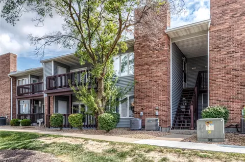 1004 King Dr #1D, Saint Charles, MO 63303