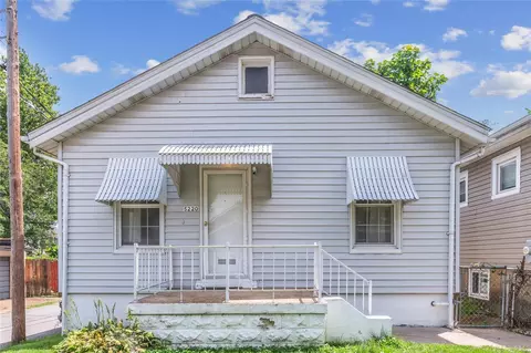 5220 Steffens Ave, Saint Louis, MO 63116