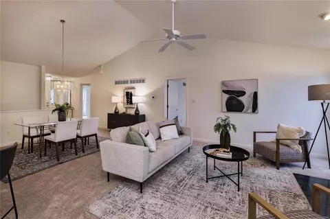 Living - 752 River Glen Dr, O'fallon, MO 63368 photo 2 of 4