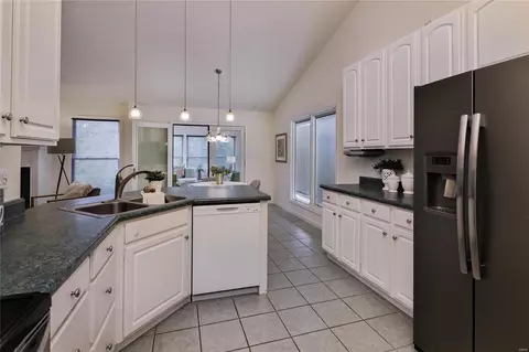Kitchen - 752 River Glen Dr, O'fallon, MO 63368 photo 3 of 3