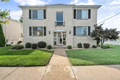 12598 Chardin Pl #1, Saint Louis, MO 63128