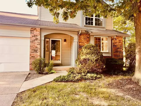 5 Chapleton Ct, Saint Louis, MO 63135 photo 1
