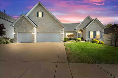 4528 Emerald View Ct, Eureka, MO 63025