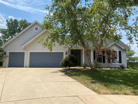 1112 Coronita Way, Fenton, MO 63026