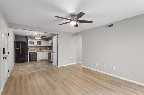 Living - 7421 Triwoods Dr #E, Saint Louis, MO 63119 photo 3 of 4