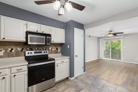 Kitchen - 7421 Triwoods Dr #E, Saint Louis, MO 63119 photo 4 of 4