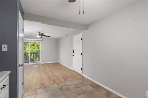 Living - 7421 Triwoods Dr #E, Saint Louis, MO 63119 photo 4 of 4