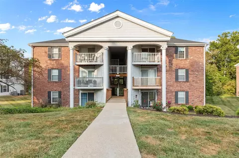 7421 Triwoods Dr #E, Saint Louis, MO 63119