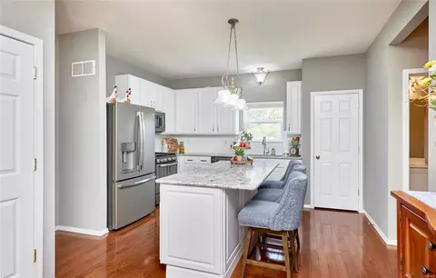 Kitchen - 607 Summer Stone Dr, O'fallon, MO 63368 photo 1 of 3