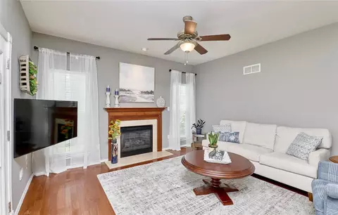 Living - 607 Summer Stone Dr, O'fallon, MO 63368 photo 2 of 2