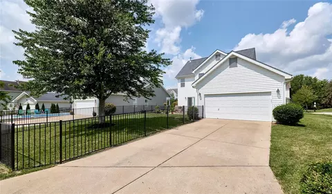 Exterior - 607 Summer Stone Dr, O'fallon, MO 63368 photo 2 of 5