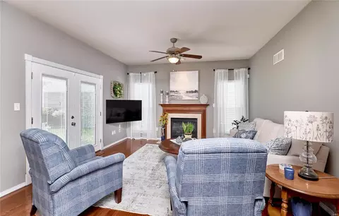 Living - 607 Summer Stone Dr, O'fallon, MO 63368 photo 1 of 2