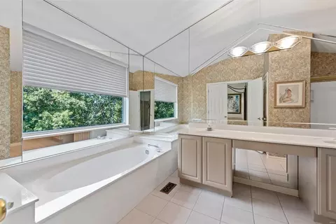 1315 Oak Borough Dr, Ballwin, MO 63021 photo 20