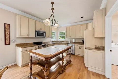 1315 Oak Borough Dr, Ballwin, MO 63021 photo 10