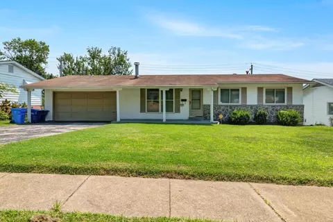 32 Gray Brooke Ln, Florissant, MO 63031