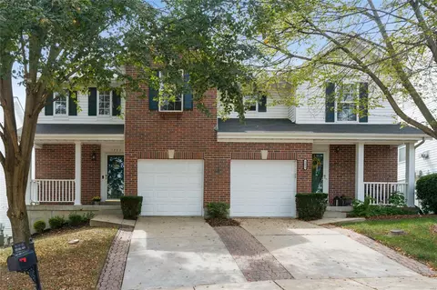 1293 Big Bend Crossing Dr, Manchester, MO 63088