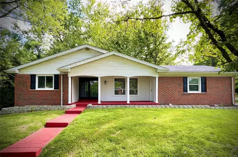 2320 Wedgwood Dr W, Florissant, MO 63033