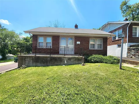 7602 Santa Monica Ave, Saint Louis, MO 63121