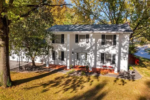 151 River Bend Dr, Chesterfield, MO 63017