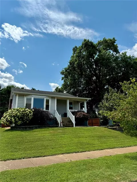 6064 Hancock Ave, Saint Louis, MO 63139