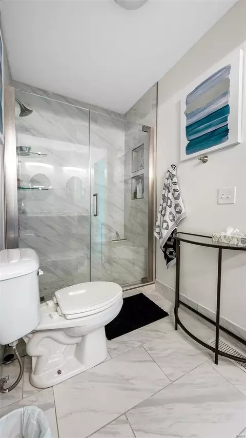 Bath - 812 Aston Way Dr, O'fallon, MO 63368 photo 5 of 6