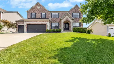 Exterior - 812 Aston Way Dr, O'fallon, MO 63368 photo 2 of 6