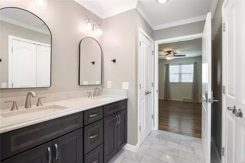 Bath - 106 Lea Meadows Dr, Ballwin, MO 63011 photo 4 of 5