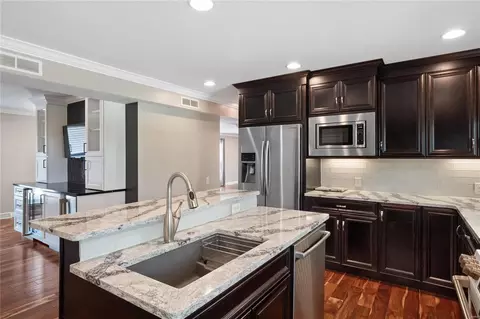 Kitchen - 106 Lea Meadows Dr, Ballwin, MO 63011 photo 4 of 5