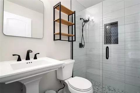 Bath - 106 Lea Meadows Dr, Ballwin, MO 63011 photo 5 of 5