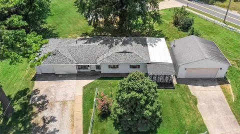 2984 Christopher Dr, Saint Louis, MO 63129