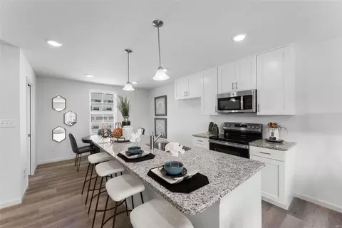 4053 Canal St, Saint Charles, MO 63301 photo 7