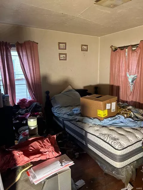 Bedroom - 357 Plaza Ave, Ferguson, MO 63135 photo 3 of 3