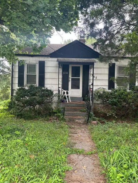 357 Plaza Ave, Ferguson, MO 63135