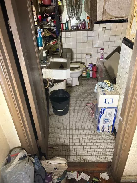 Bath - 357 Plaza Ave, Ferguson, MO 63135 photo 2 of 2
