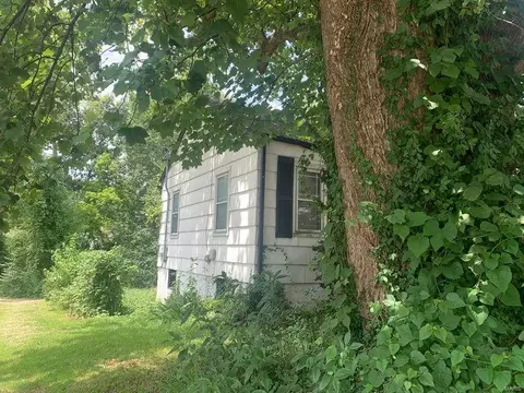 Exterior - 357 Plaza Ave, Ferguson, MO 63135 photo 2 of 12