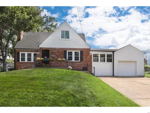 2638 High School Dr, Brentwood, MO 63144