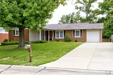 3370 Brunswick Dr, Florissant, MO 63033
