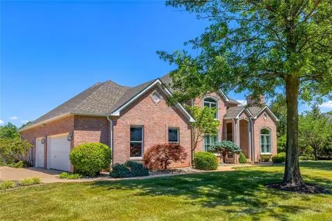 34 Windcastle Dr, Saint Charles, MO 63304 photo 2