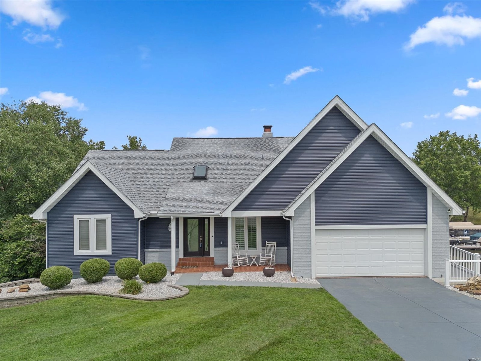 17 Harbor Pt Ct  