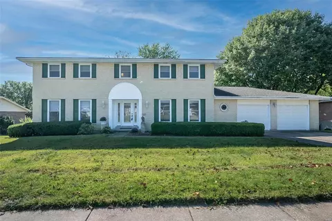 3337 W Adams St, Saint Charles, MO 63301