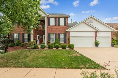 7601 Shadybridge Dr, Saint Louis, MO 63129