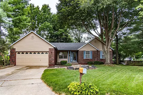 3803 Breeders Cup Dr, Florissant, MO 63034