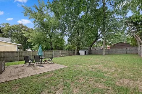 Exterior - 3821 Fee Fee Rd, Bridgeton, MO 63044 photo 2 of 7