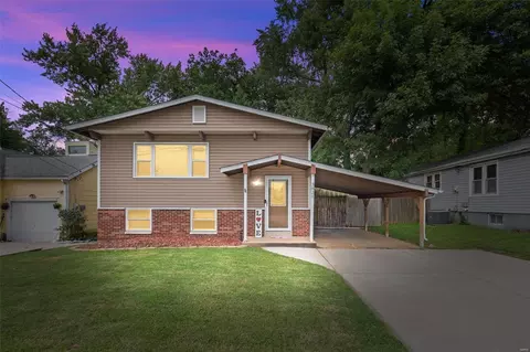 3821 Fee Fee Rd, Bridgeton, MO 63044