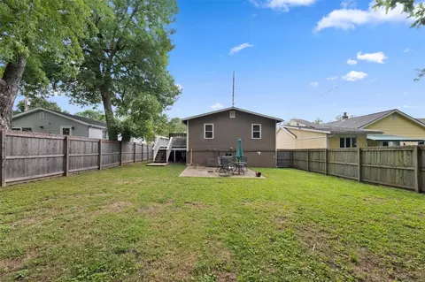 Exterior - 3821 Fee Fee Rd, Bridgeton, MO 63044 photo 4 of 7