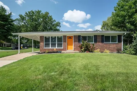 10701 Trask Dr, Saint Louis, MO 63136